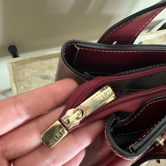 Laorentou Classic Women's Wine Leather Tote - Picture 11 of 16